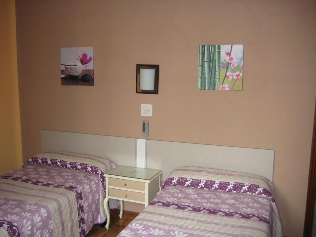 Hostal La Selecta Madrid Værelse billede